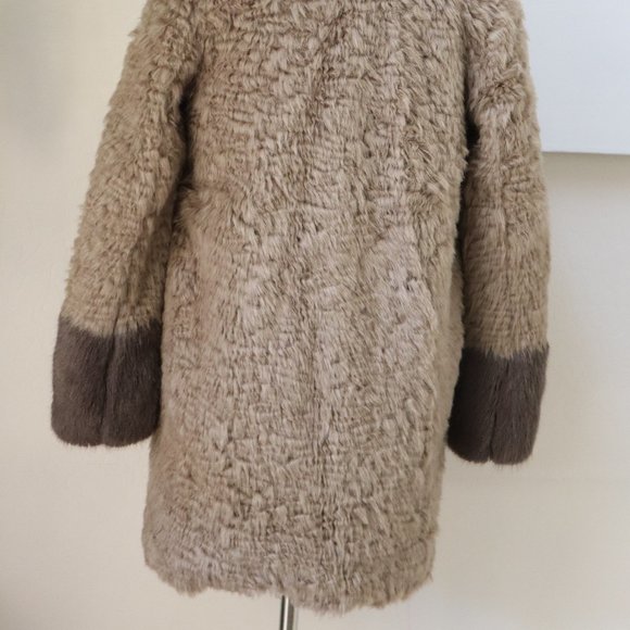 LAUNDRY BY SHELLI SEGAL FAUX FUR MID LENGTH COAT SIZE XS - Picture 3 of 6